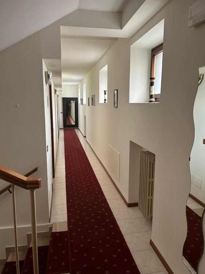 Hotel E Ristorante Cassone มัลเชซิเน ภายนอก รูปภาพ