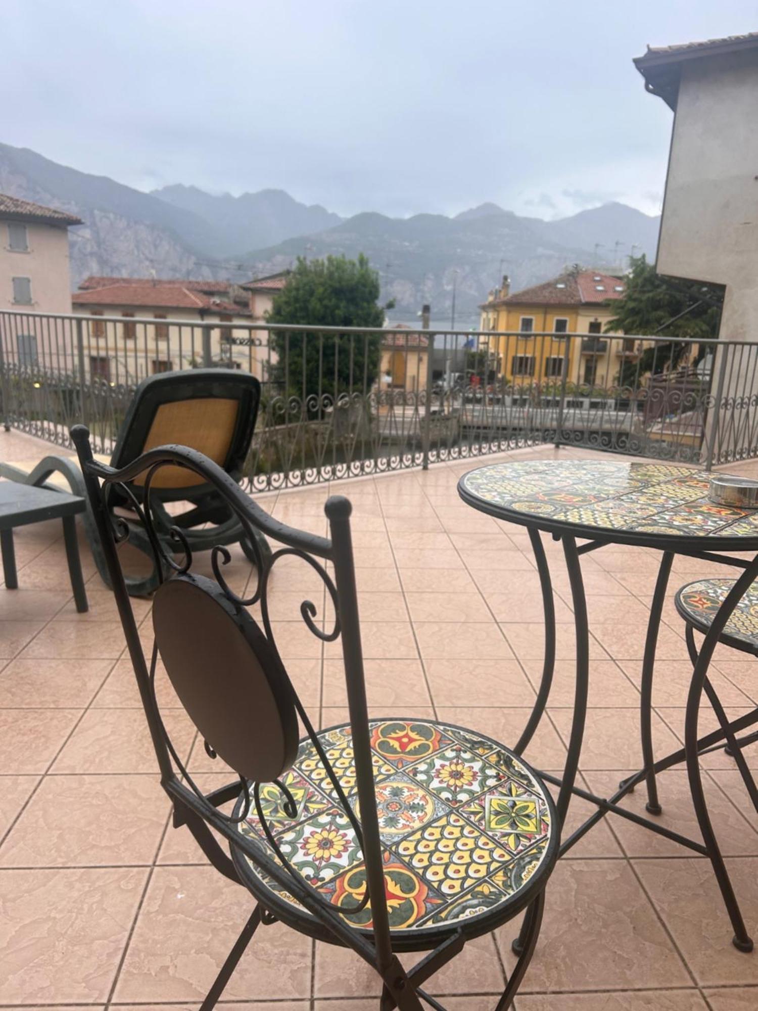 Hotel E Ristorante Cassone มัลเชซิเน ภายนอก รูปภาพ